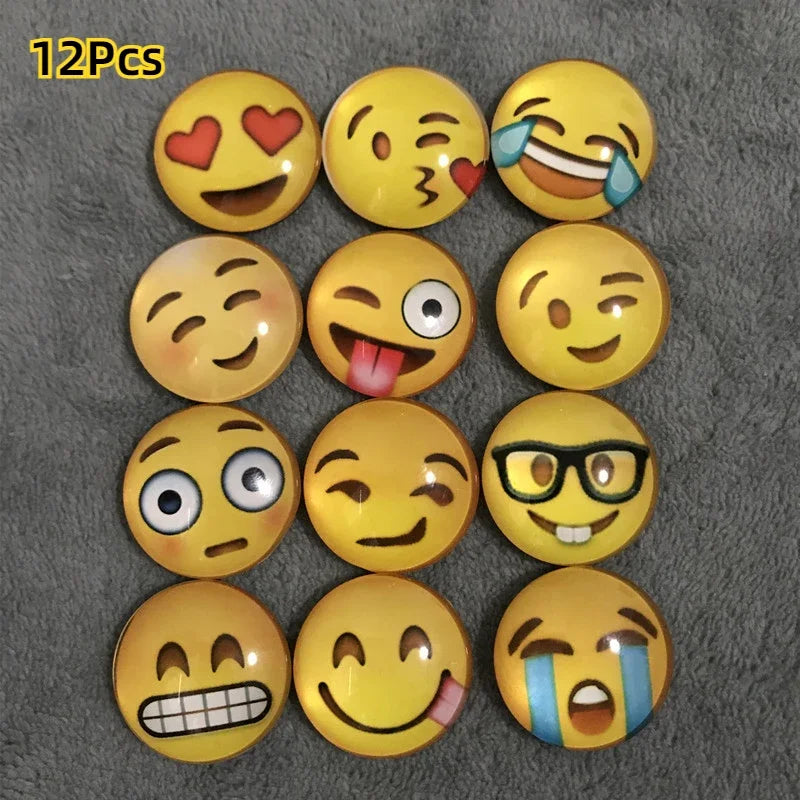 Conjunto de 12 Ímãs de Geladeira Emojis