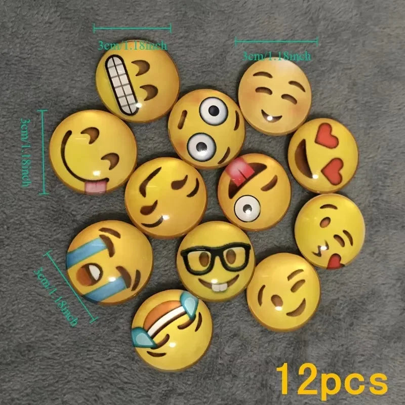 Conjunto de 12 Ímãs de Geladeira Emojis