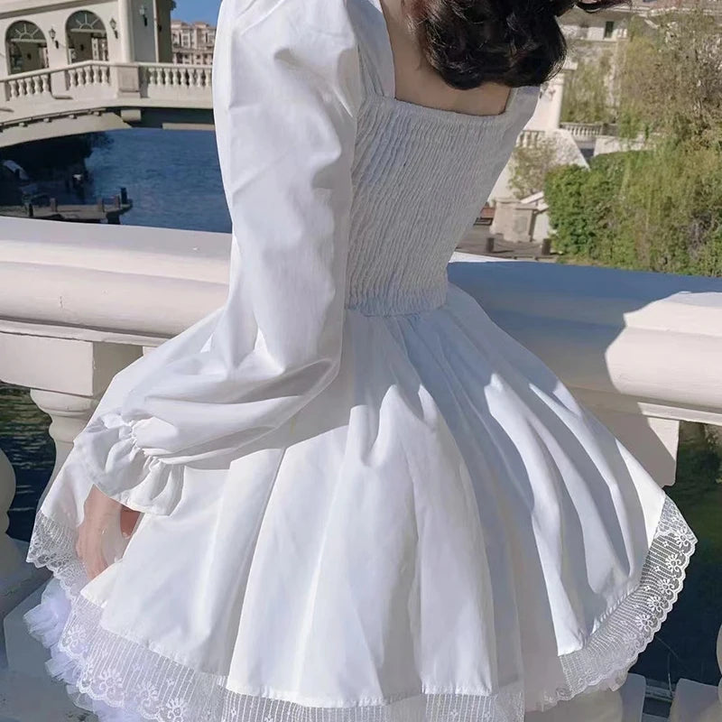 Vestido Preto com Mangas Bufantes e Detalhes em Renda - Revele Seu Estilo Gótico com Nosso Vestido Lolita